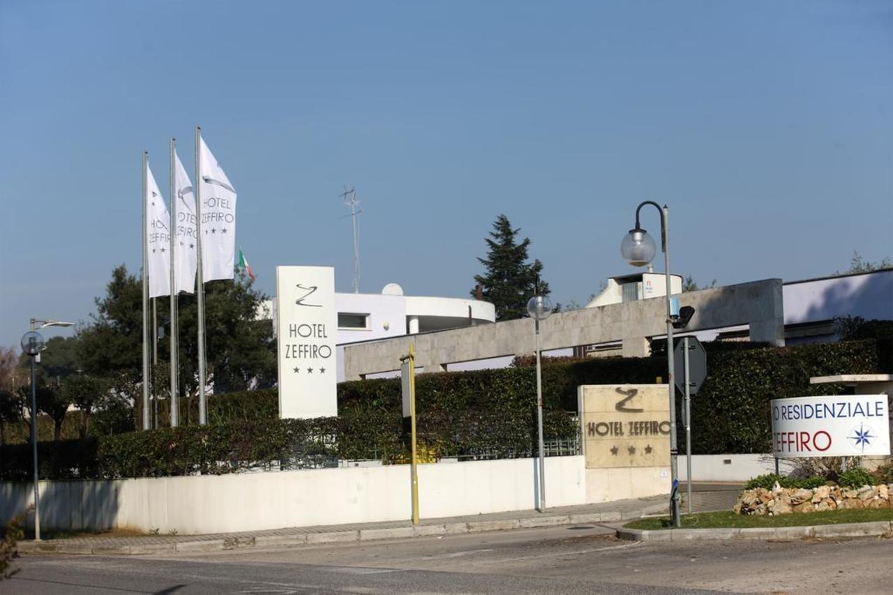 Hotel Zeffiro Sabaudia Exteriör bild