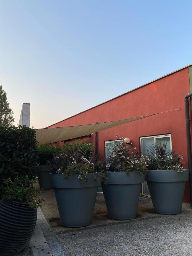 Hotel Zeffiro Sabaudia Exteriör bild